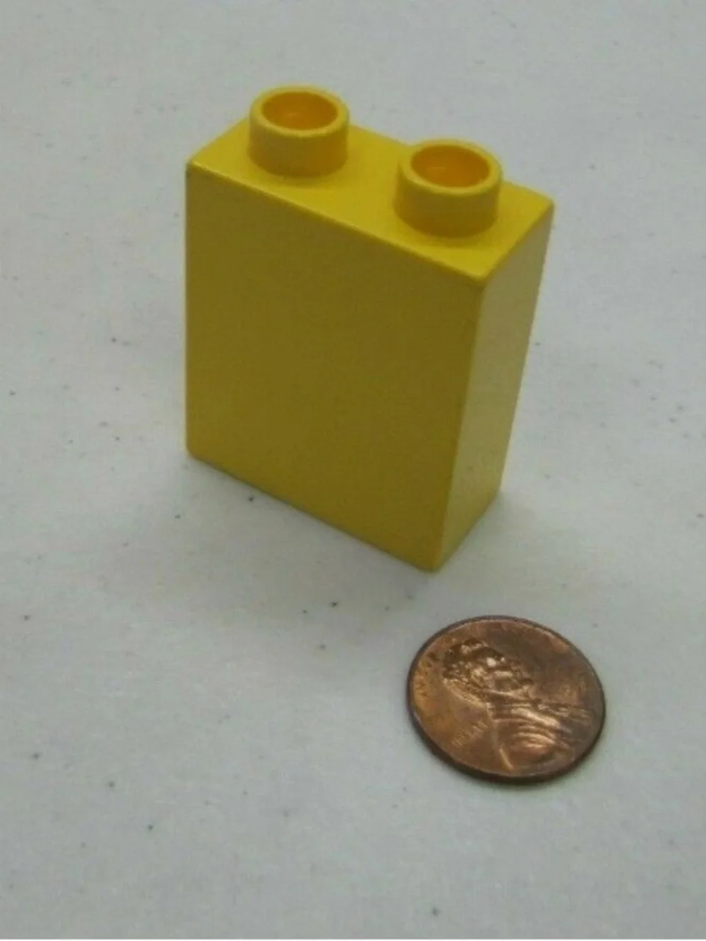 Lego yellow 1x1x2